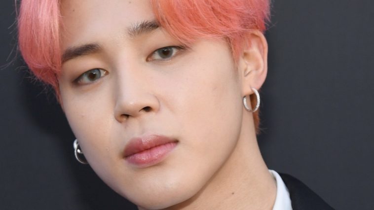 Jimin Dévoile Ses Cheveux Noirs à La Première étape De La