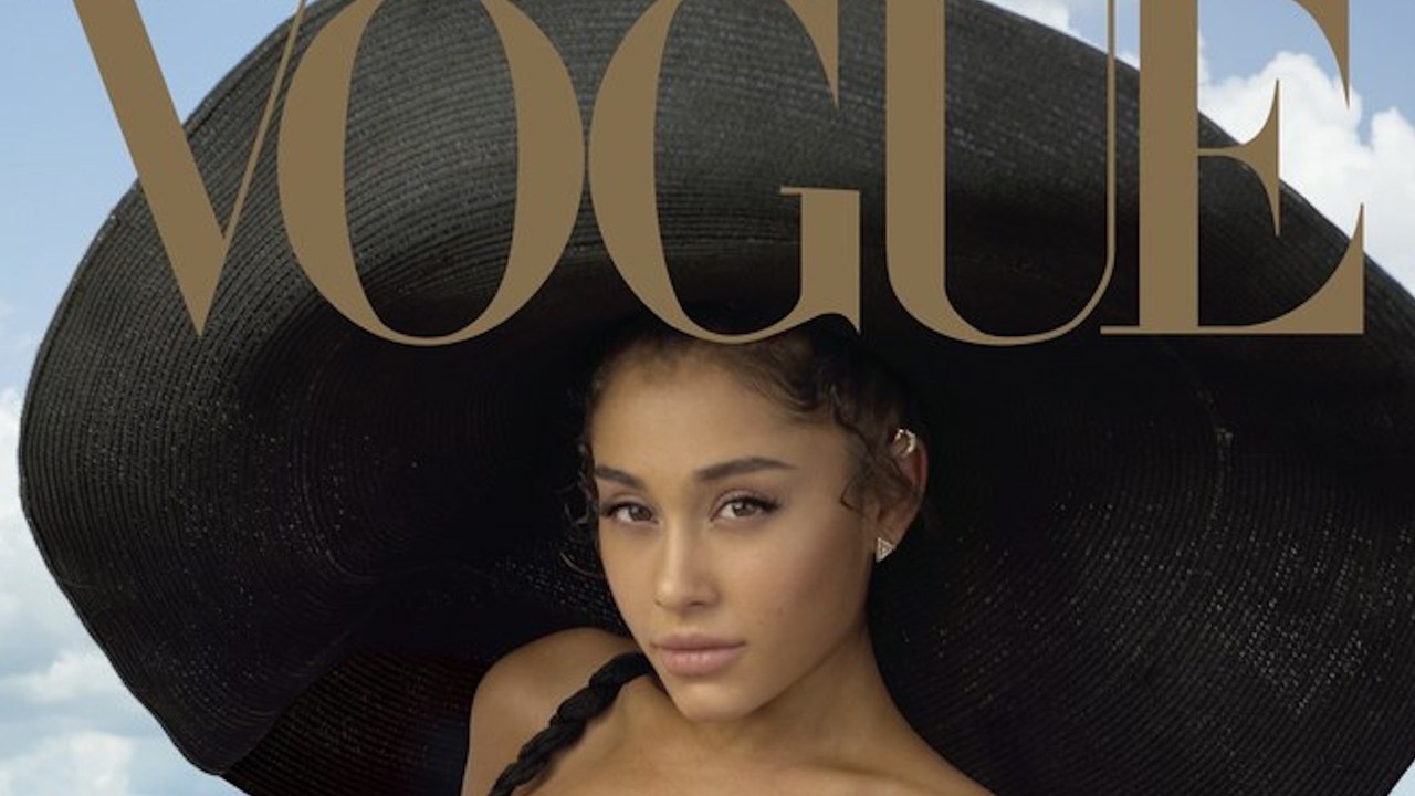 Ariana Grande Porte Des Cheveux Boucles Naturels Sur La Pochette Vogue Photos Makeup Jet Home Of Beauty Inspiration